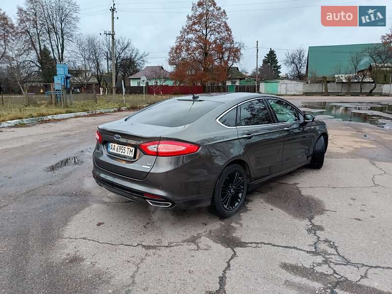 Седан Ford Fusion 2015 в Чернігові
