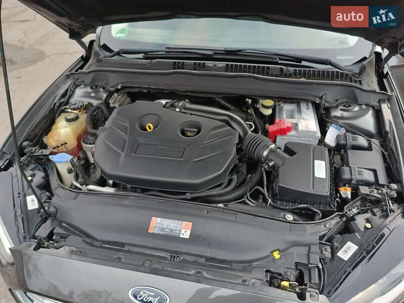 Седан Ford Fusion 2015 в Чернігові