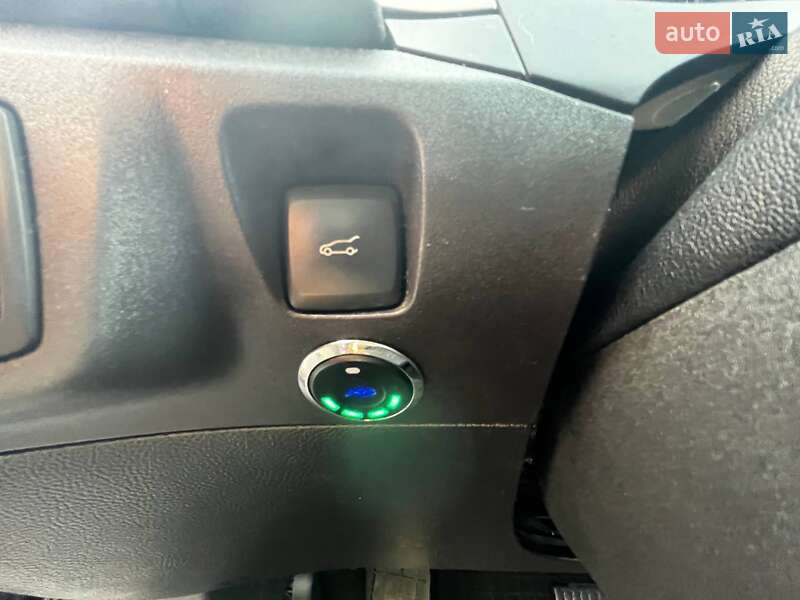 Седан Ford Fusion 2016 в Киеве фото 18 Седан Ford Fusion 2016 в Киеве