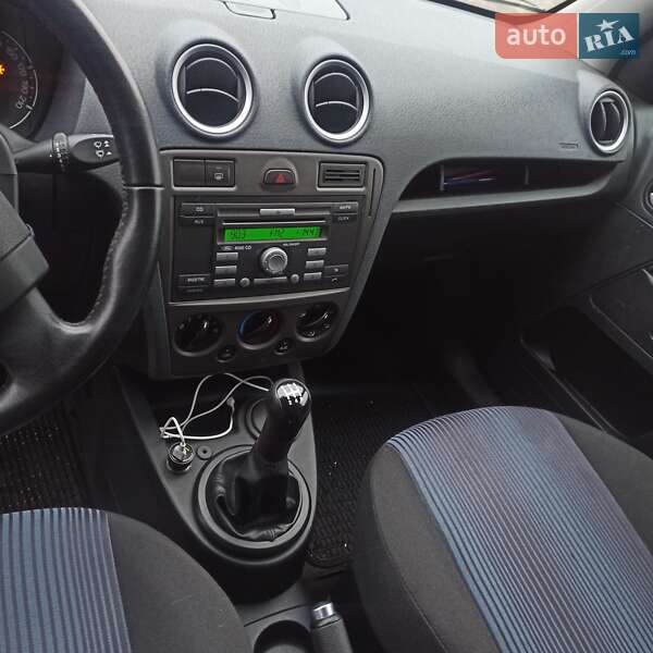 Хэтчбек Ford Fusion 2008 в Ивано-Франковске