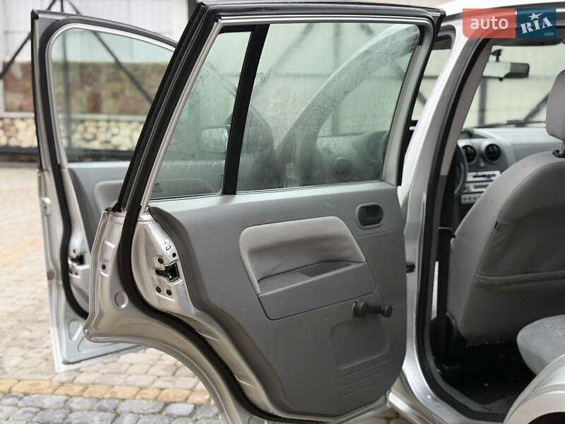 Хэтчбек Ford Fusion 2005 в Тернополе