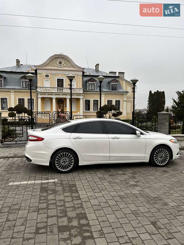 Седан Ford Fusion 2014 в Бродах