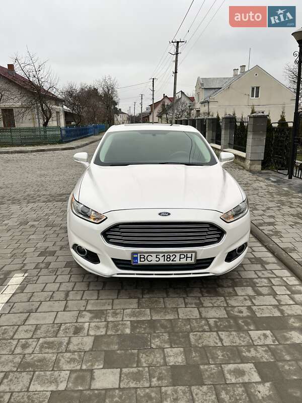 Седан Ford Fusion 2014 в Бродах