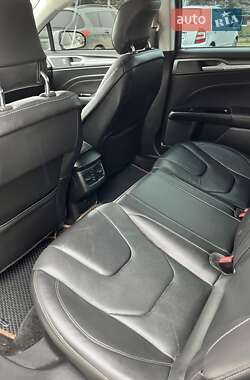 Седан Ford Fusion 2014 в Бродах