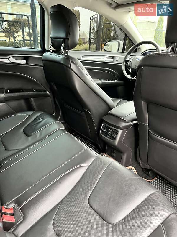 Седан Ford Fusion 2014 в Бродах