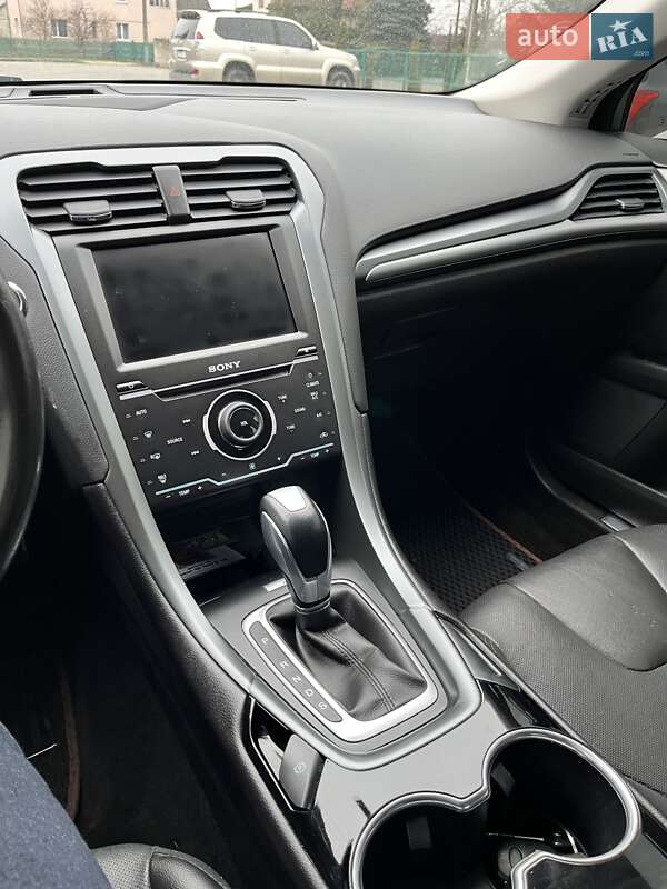 Седан Ford Fusion 2014 в Бродах