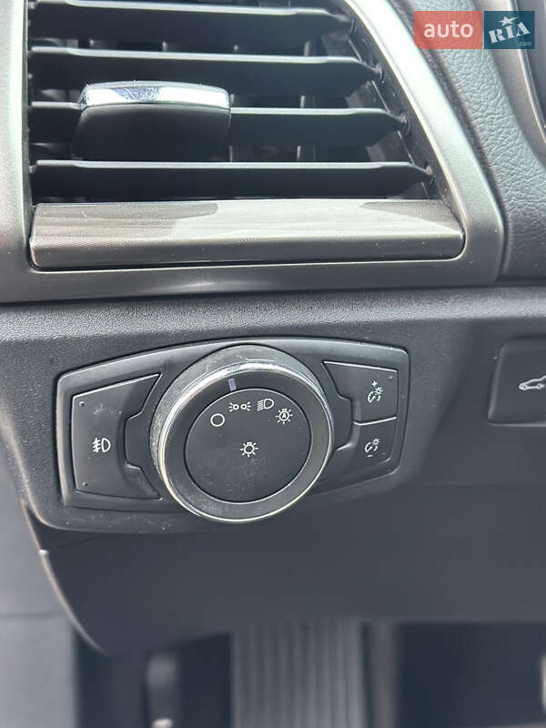 Седан Ford Fusion 2016 в Киеве фото 13 Седан Ford Fusion 2016 в Киеве