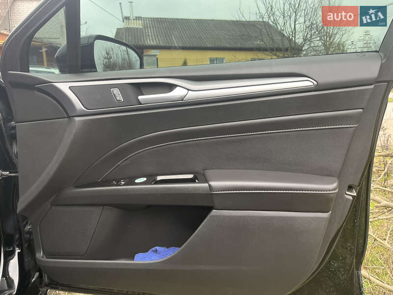 Седан Ford Fusion 2015 в Житомире