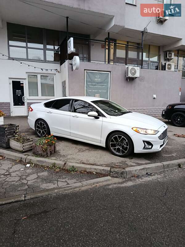 Седан Ford Fusion 2019 в Киеве фото 6 Седан Ford Fusion 2019 в Киеве
