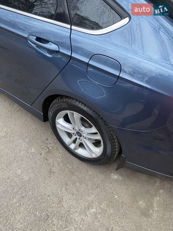 Седан Ford Fusion 2018 в Староконстантинове