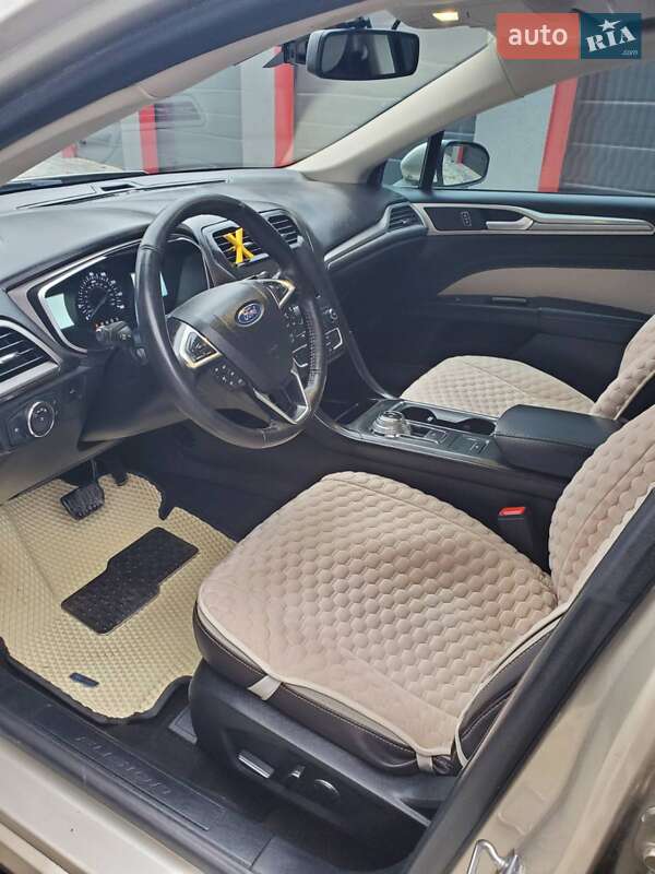 Седан Ford Fusion 2019 в Борщеве