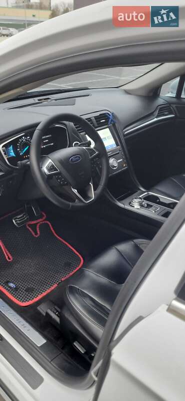 Седан Ford Fusion 2016 в Черкассах