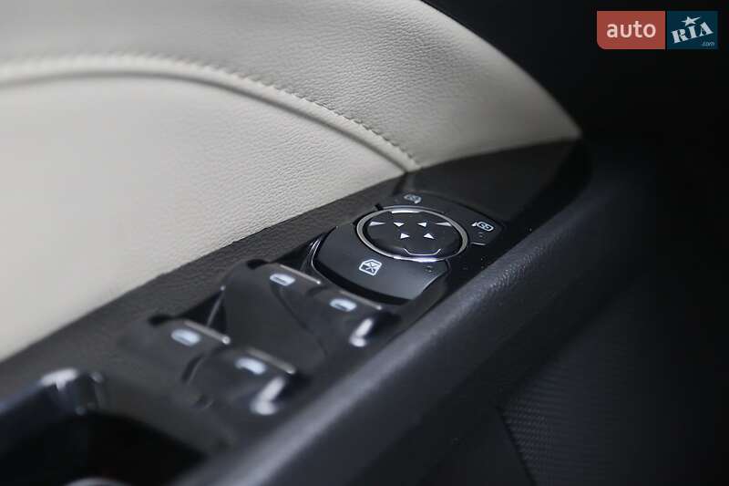 Седан Ford Fusion 2014 в Киеве фото 24 Седан Ford Fusion 2014 в Киеве