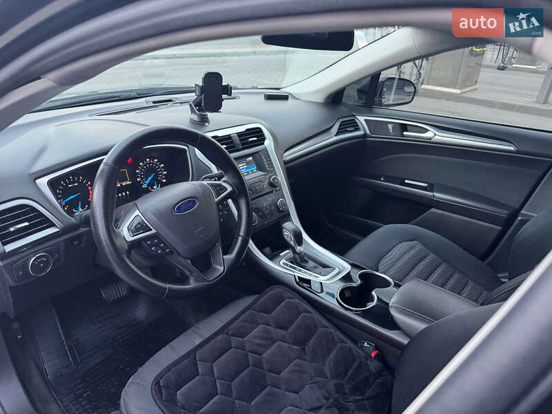 Седан Ford Fusion 2015 в Киеве фото 7 Седан Ford Fusion 2015 в Киеве