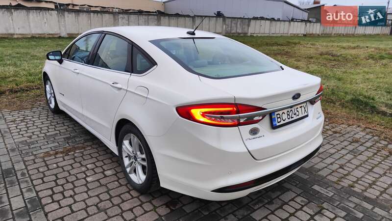 Седан Ford Fusion 2018 в Дрогобыче