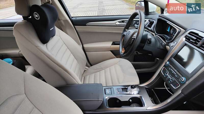 Седан Ford Fusion 2018 в Дрогобыче