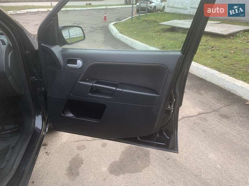 Хэтчбек Ford Fusion 2008 в Львове фото 17 Хэтчбек Ford Fusion 2008 в Львове