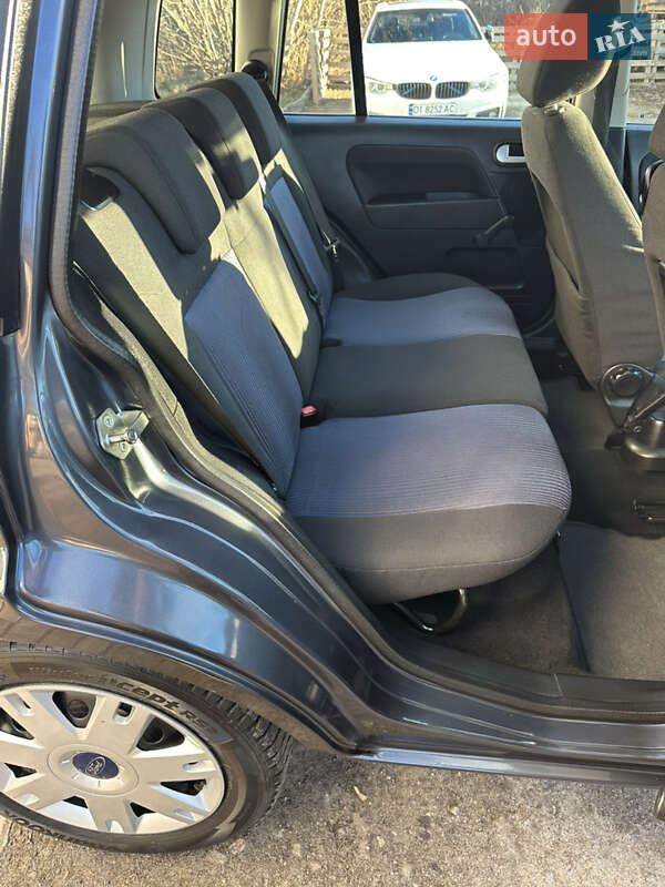 Хэтчбек Ford Fusion 2007 в Хороле