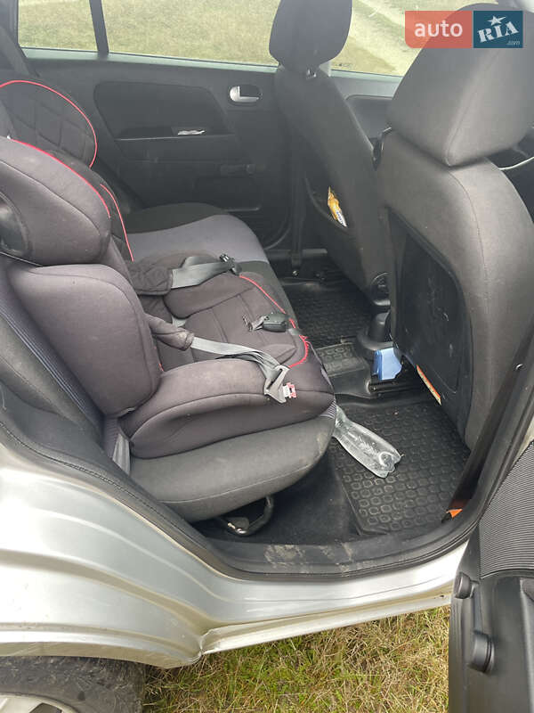 Хэтчбек Ford Fusion 2011 в Калиновке