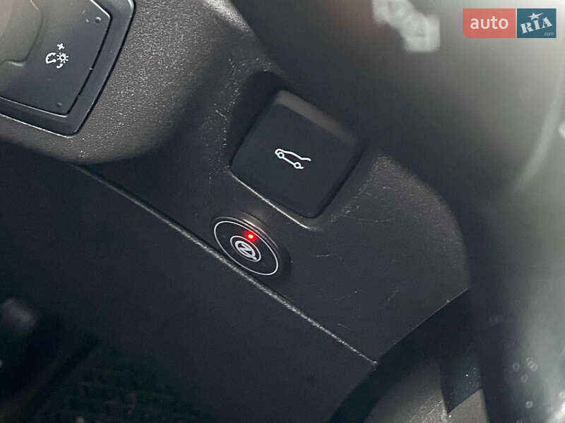 Седан Ford Fusion 2014 в Святопетровское фото 8 Седан Ford Fusion 2014 в Святопетровское