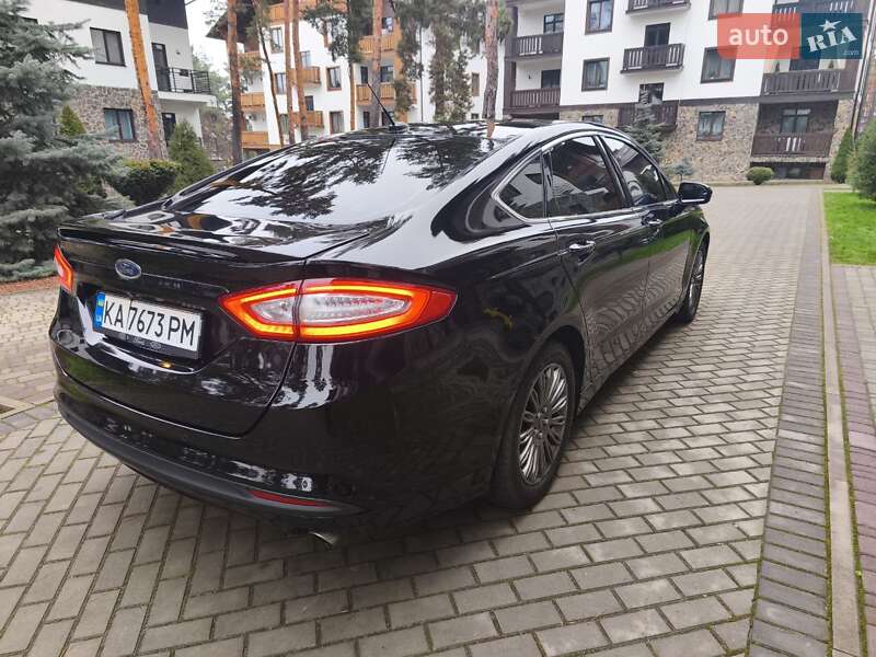 Седан Ford Fusion 2015 в Киеве