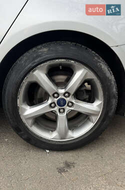 Седан Ford Fusion 2014 в Львове