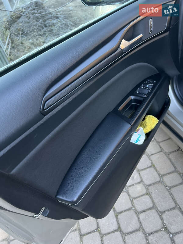 Седан Ford Fusion 2018 в Тернополе