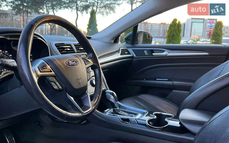 Седан Ford Fusion 2015 в Львове