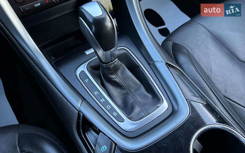 Седан Ford Fusion 2015 в Львове