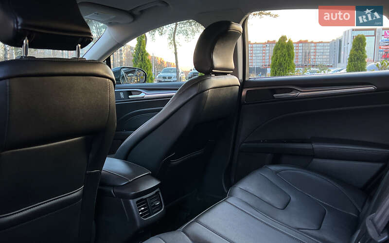 Седан Ford Fusion 2015 в Львове