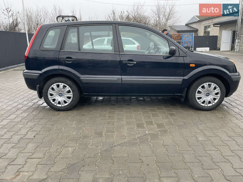 Хэтчбек Ford Fusion 2007 в Баре