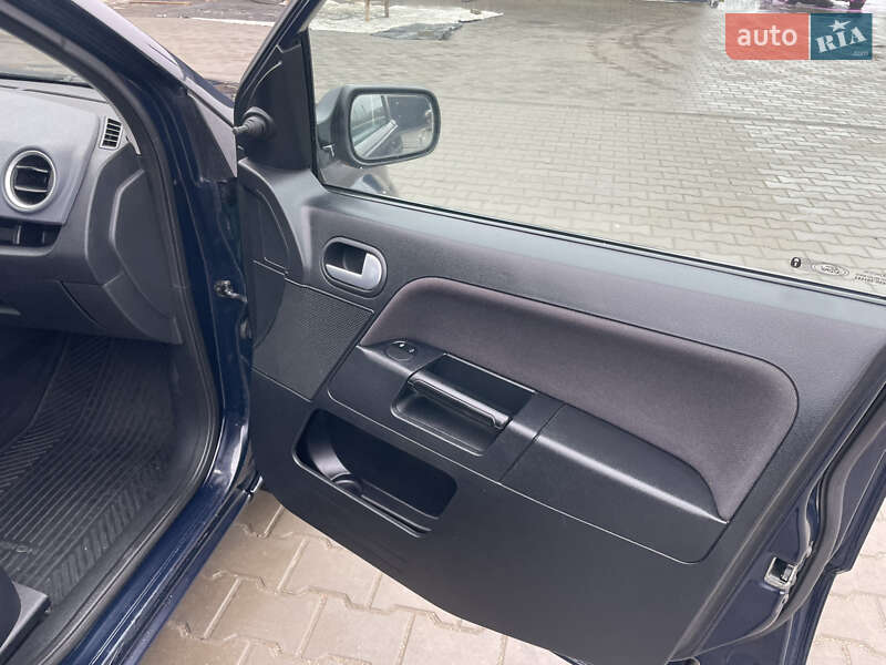 Хэтчбек Ford Fusion 2007 в Баре