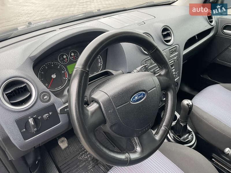 Хэтчбек Ford Fusion 2007 в Баре