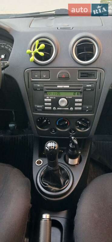 Хэтчбек Ford Fusion 2005 в Дунаевцах