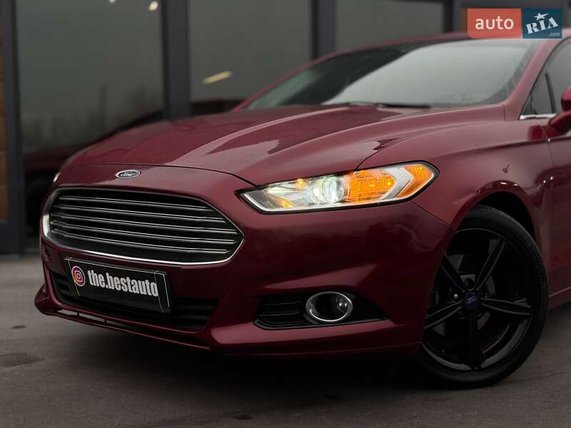 Седан Ford Fusion 2015 в Ровно