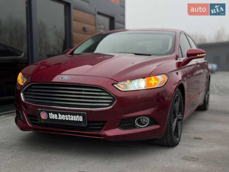 Седан Ford Fusion 2015 в Ровно