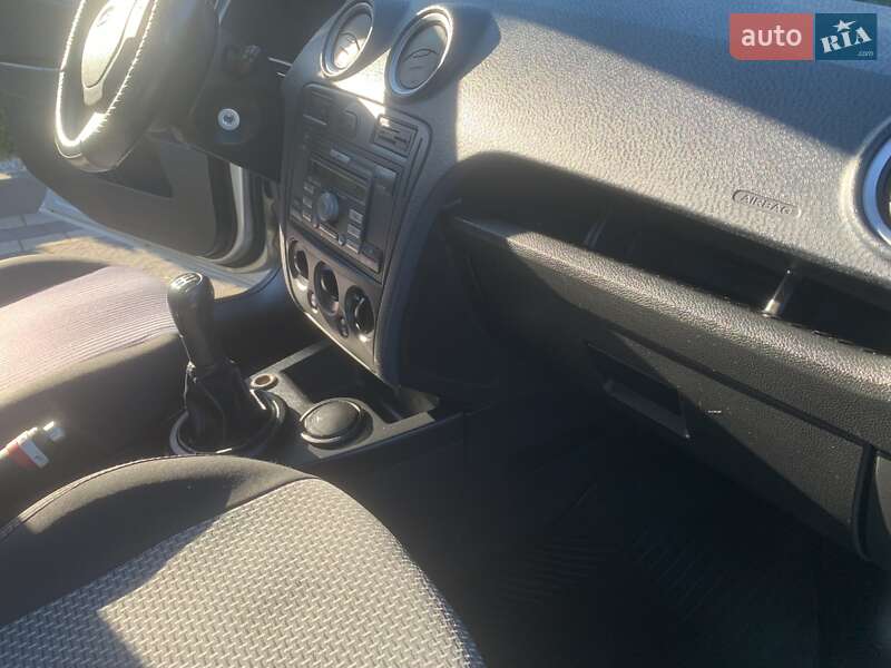 Хэтчбек Ford Fusion 2008 в Надворной фото 14 Хэтчбек Ford Fusion 2008 в Надворной