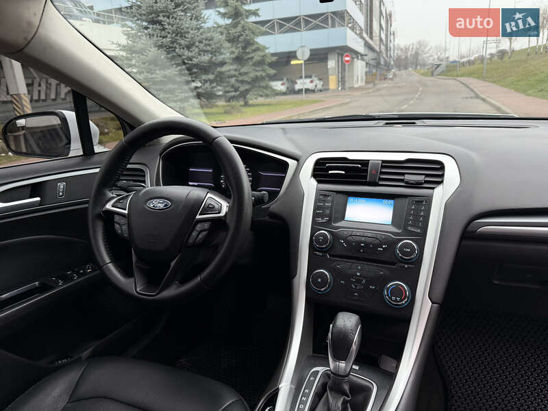 Седан Ford Fusion 2013 в Киеве