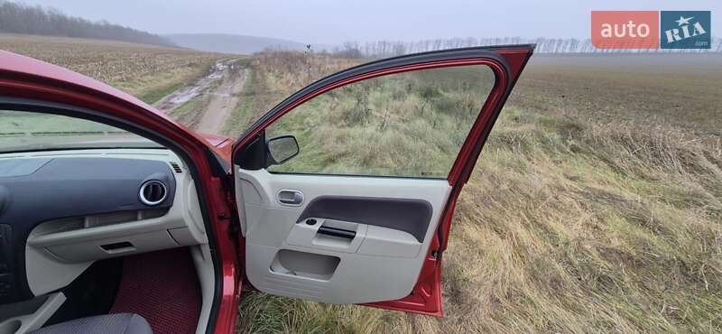 Хэтчбек Ford Fusion 2005 в Ладыжине фото 35 Хэтчбек Ford Fusion 2005 в Ладыжине