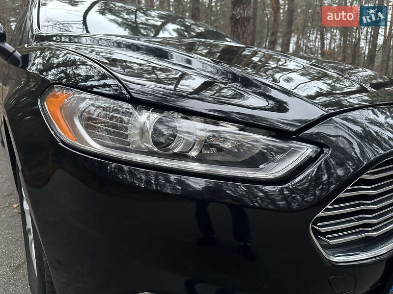 Седан Ford Fusion 2015 в Обухове