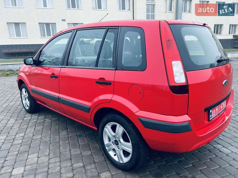 Хэтчбек Ford Fusion 2006 в Теплике