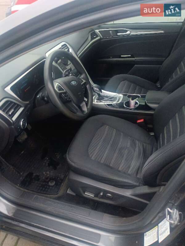 Седан Ford Fusion 2016 в Ужгороде