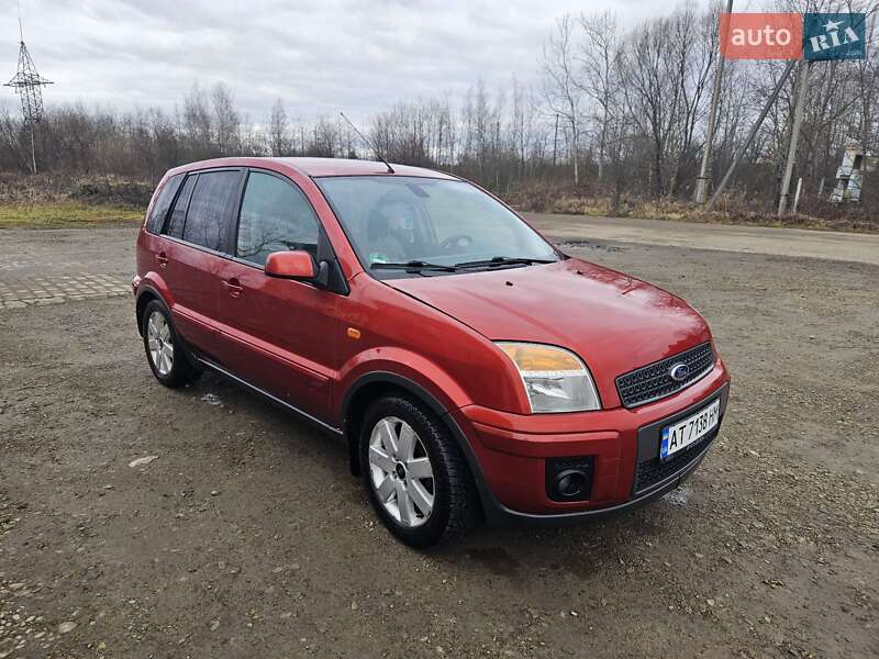 Хэтчбек Ford Fusion 2006 в Долине