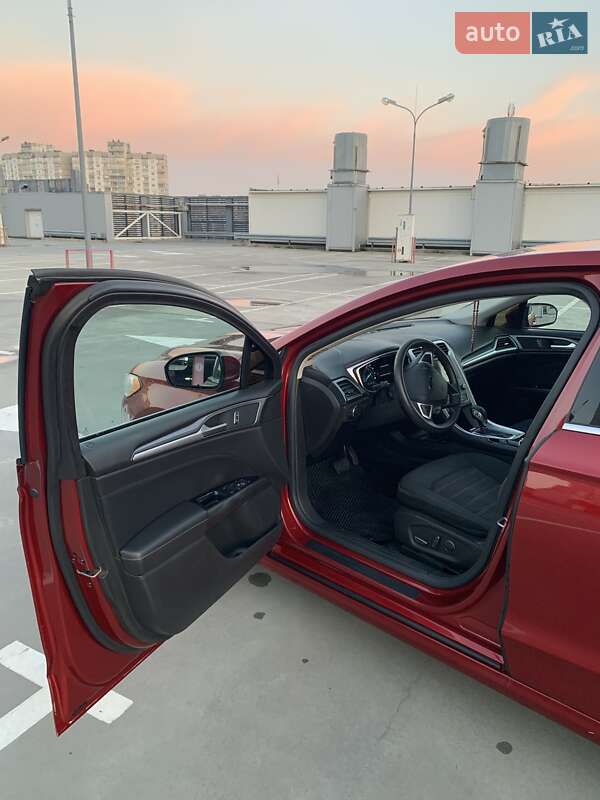 Седан Ford Fusion 2015 в Киеве