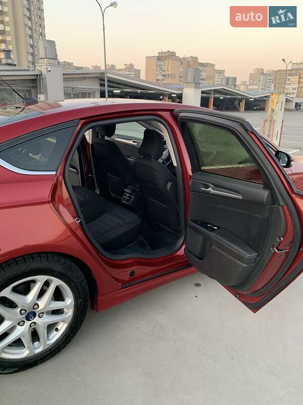 Седан Ford Fusion 2015 в Киеве