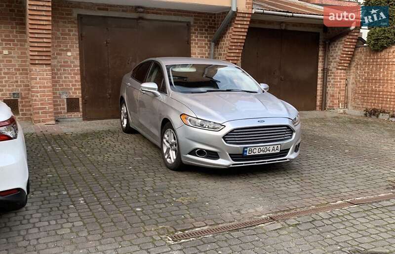 Седан Ford Fusion 2013 в Львові