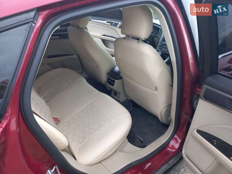 Седан Ford Fusion 2016 в Ровно