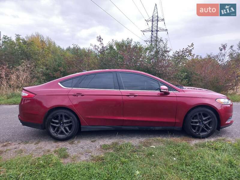Седан Ford Fusion 2016 в Ровно