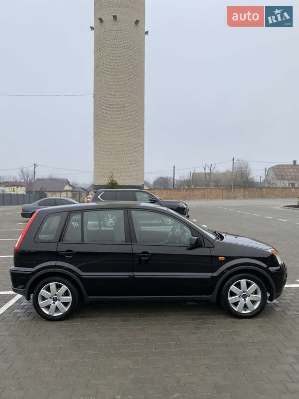 Хэтчбек Ford Fusion 2008 в Киеве