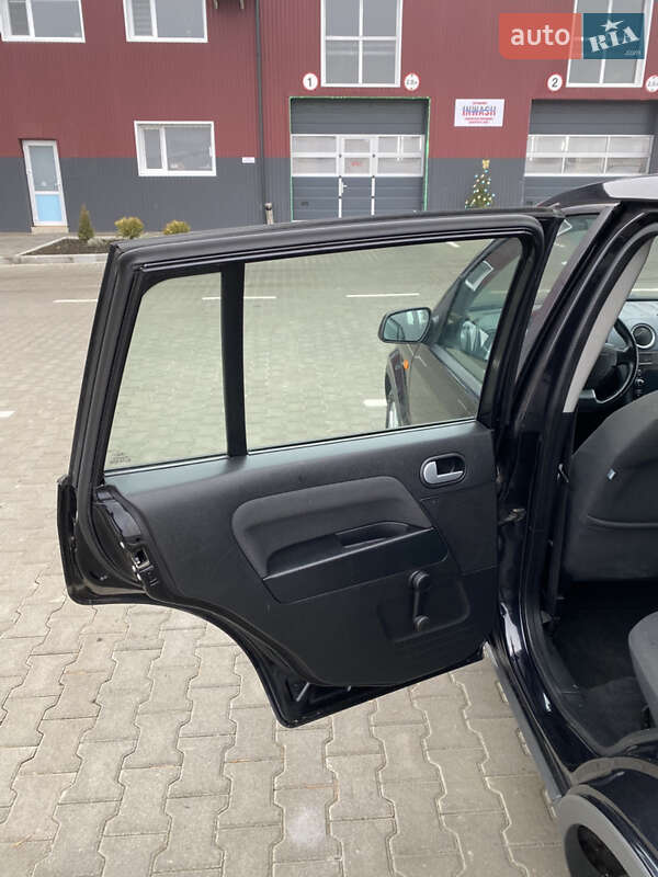 Хэтчбек Ford Fusion 2008 в Киеве